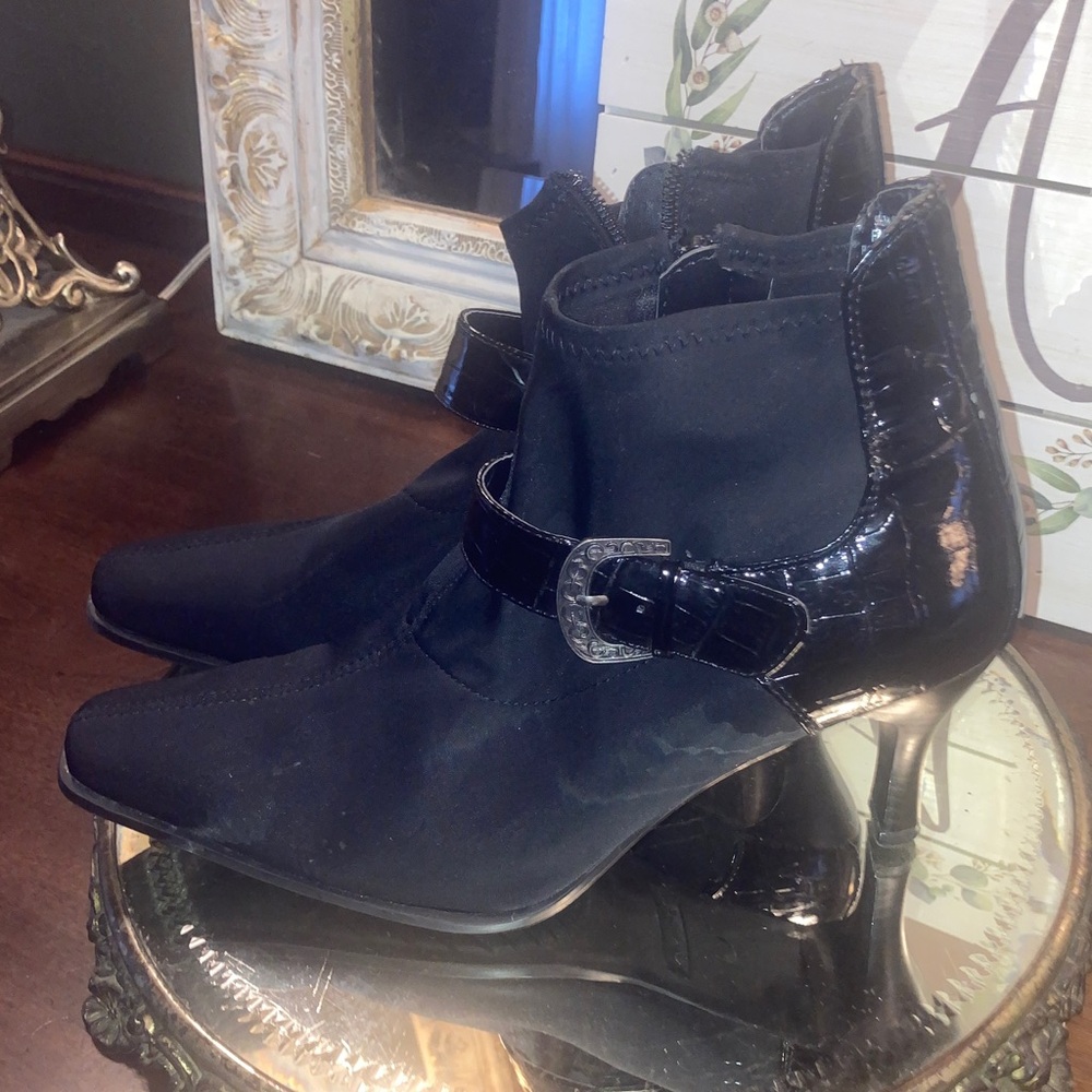 Relativity Black Patent Pointed Toe Ankle Boots with Buckle Detail Size 9.5 M
